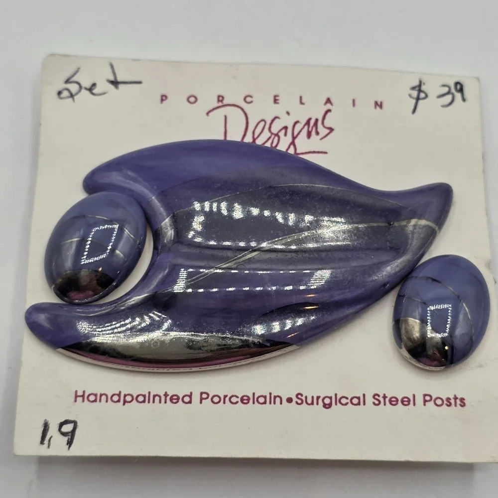 Porcelain Designs Handpainted Brooch‎ & Earrings Set Purple Surgical Steel New